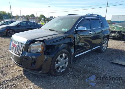 2015 GMC Terrain Denali z USA, uszkodzony, nr VIN 2GKFLZE37F6102716